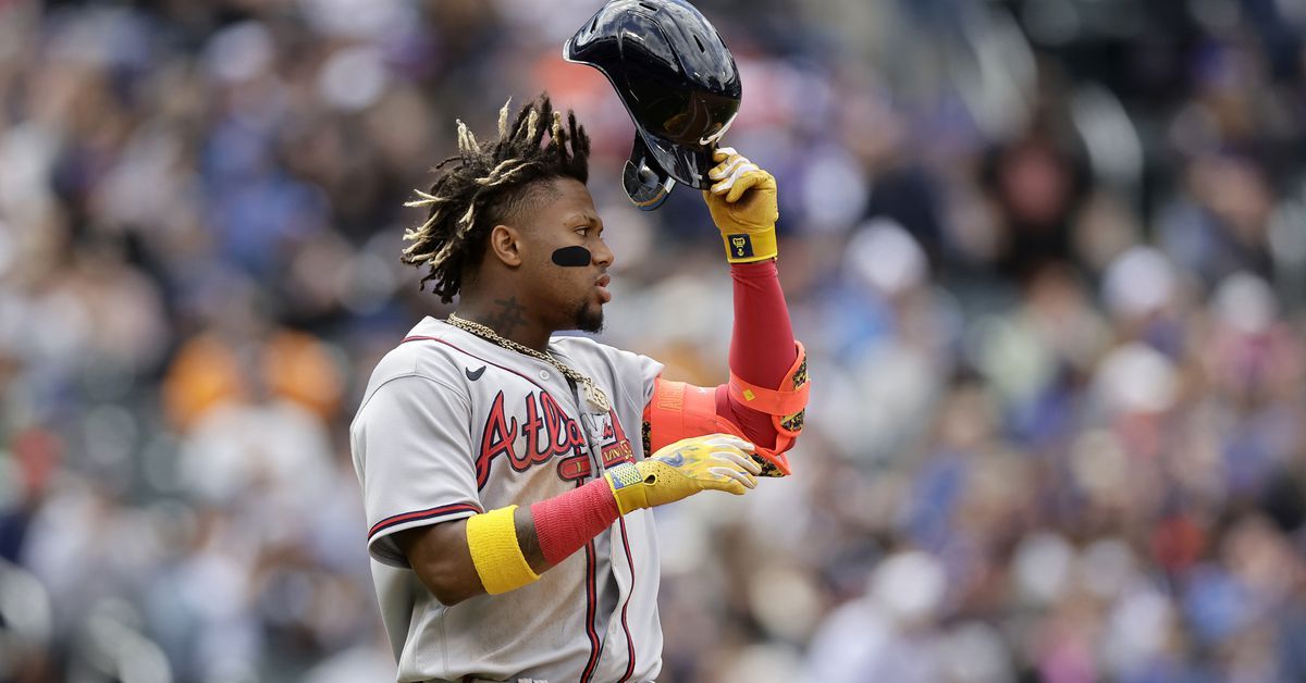 Ronald Acuña Jr. Day-to-day after hit by pitch (UPDATED)