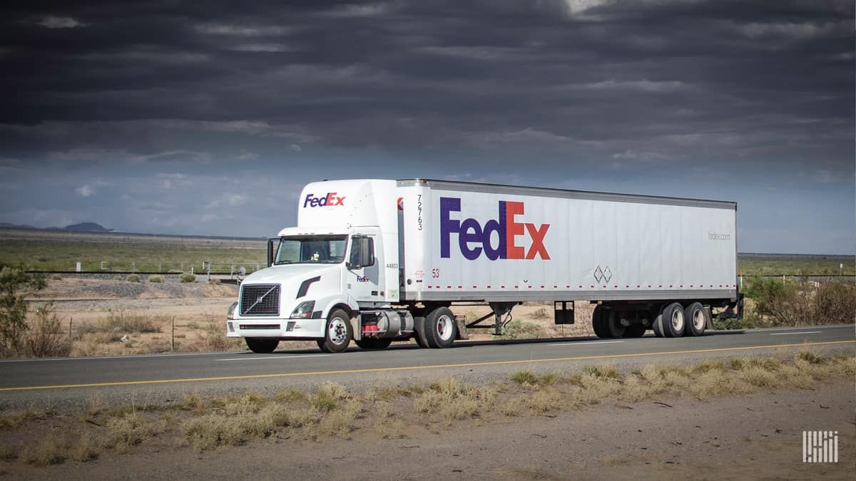 FedEx Freight to close 29 service centers