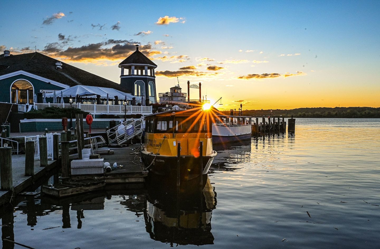 D.C.-area forecast: Continued cloudy, breezy and sometimes showery through tomorrow