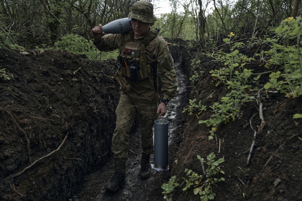 DIRECT - Ukraine : les forces ukrainiennes font reculer les Russes à Bakhmout et bombardent la région de Briansk