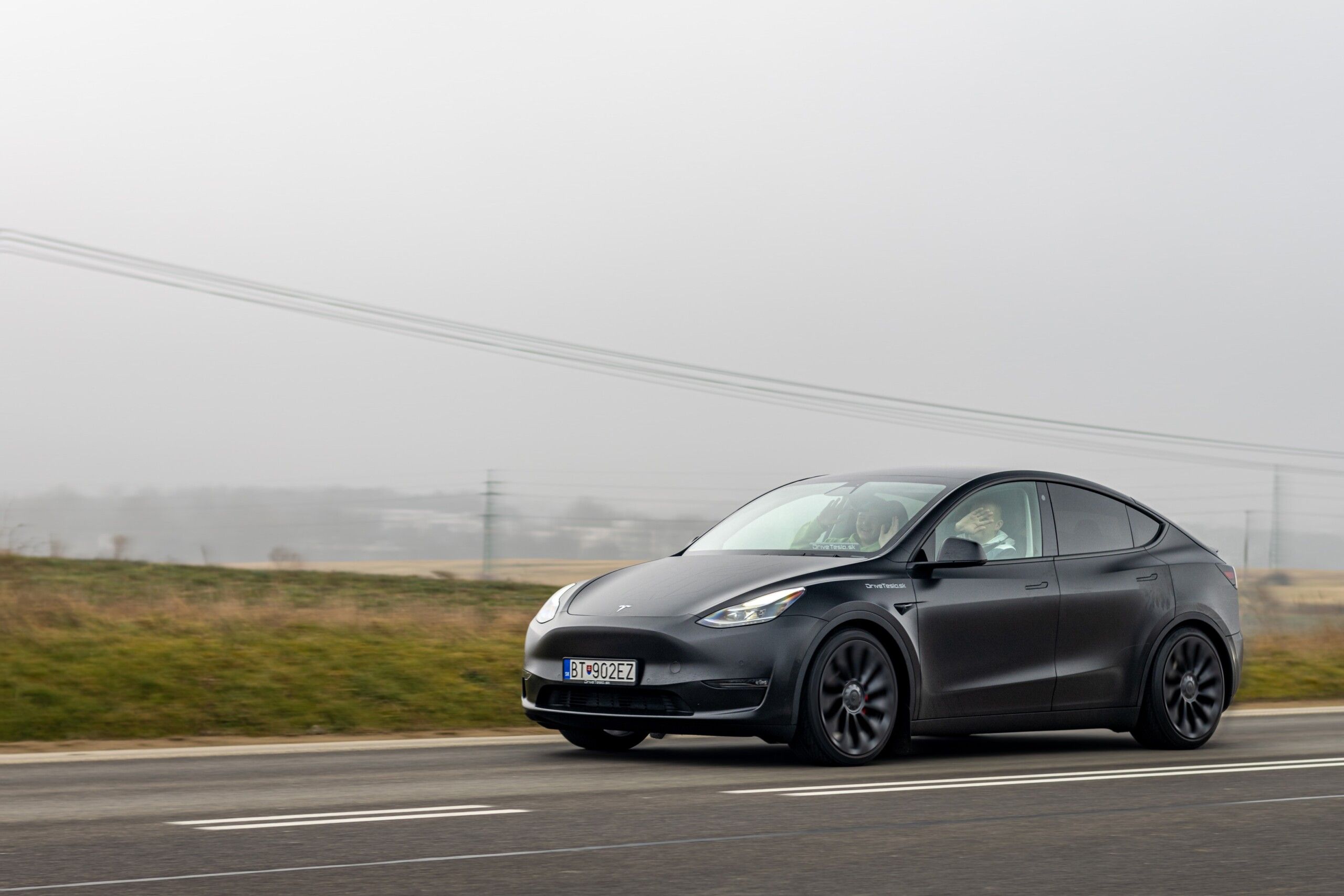 Tesla : la marge brute baisse, le prix du Model Y augmente en France