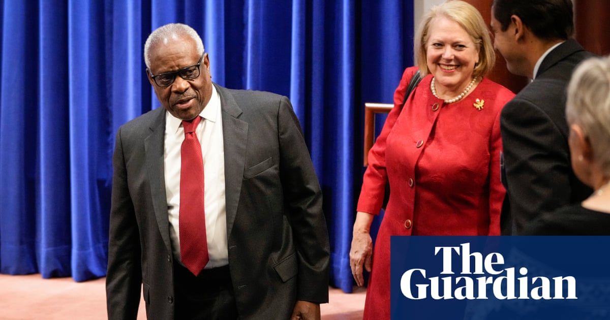 Democrats call for new supreme court ethics rule amid Clarence Thomas scandal