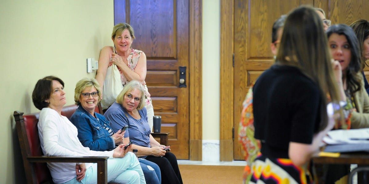 Photo of Women Glaring at Trans Lawmaker Zooey Zephyr Could Be From 1950s