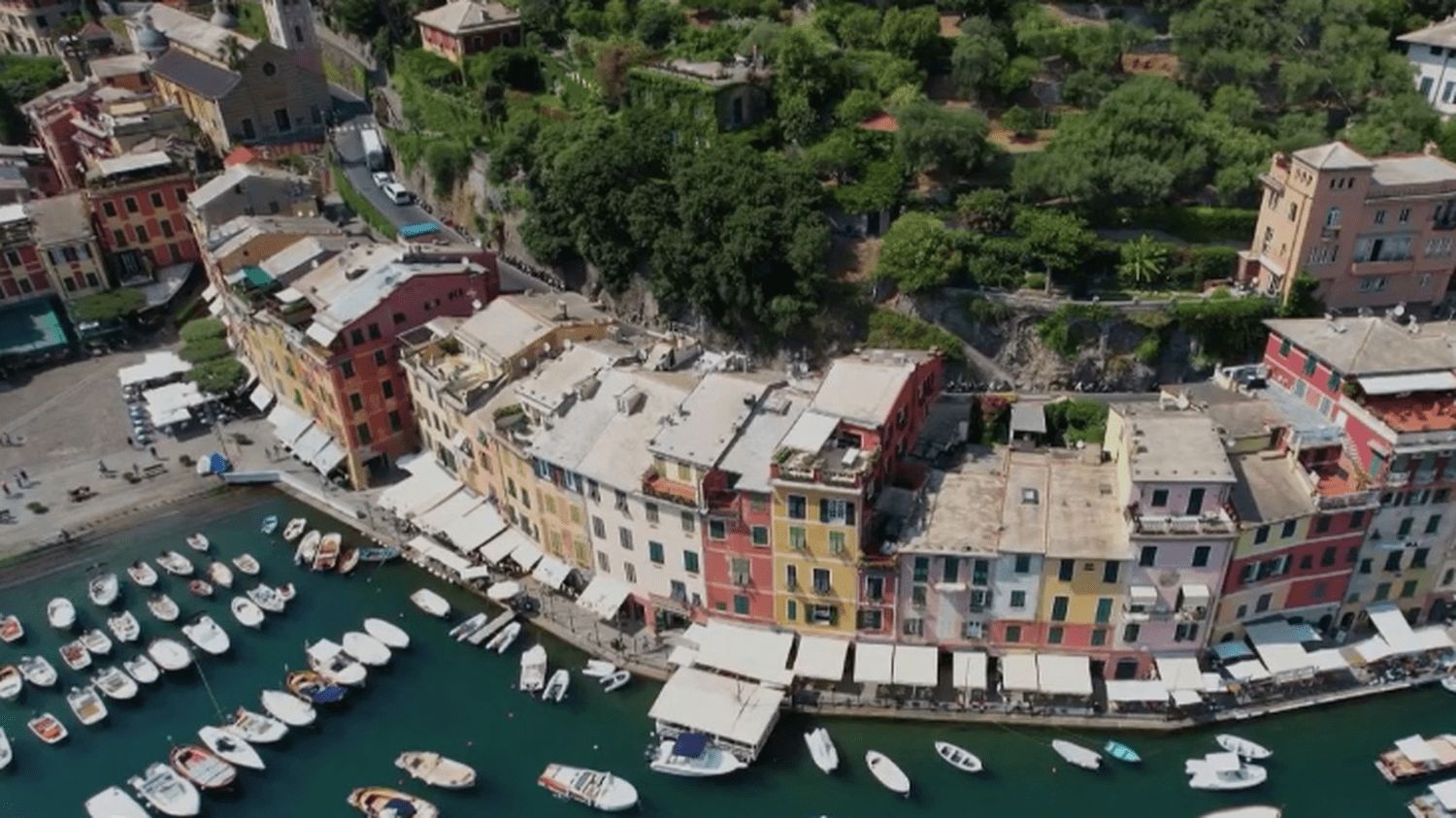 à Portofino, les touristes n'ont plus le droit de s'arrêter de marcher