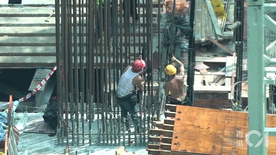 暑熱警告︱勞工處短時間取消又生效 工會批混亂難跟 促增監察點