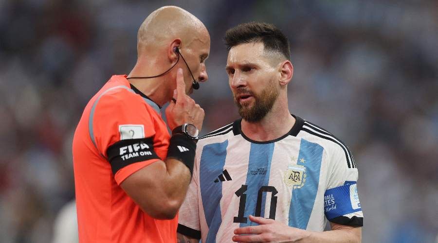 Les terribles accusations contre l'arbitre de France-Argentine