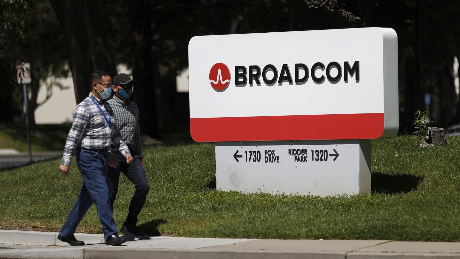 Buy Broadcom thanks to an undervalued AI portfolio, Bank of America says