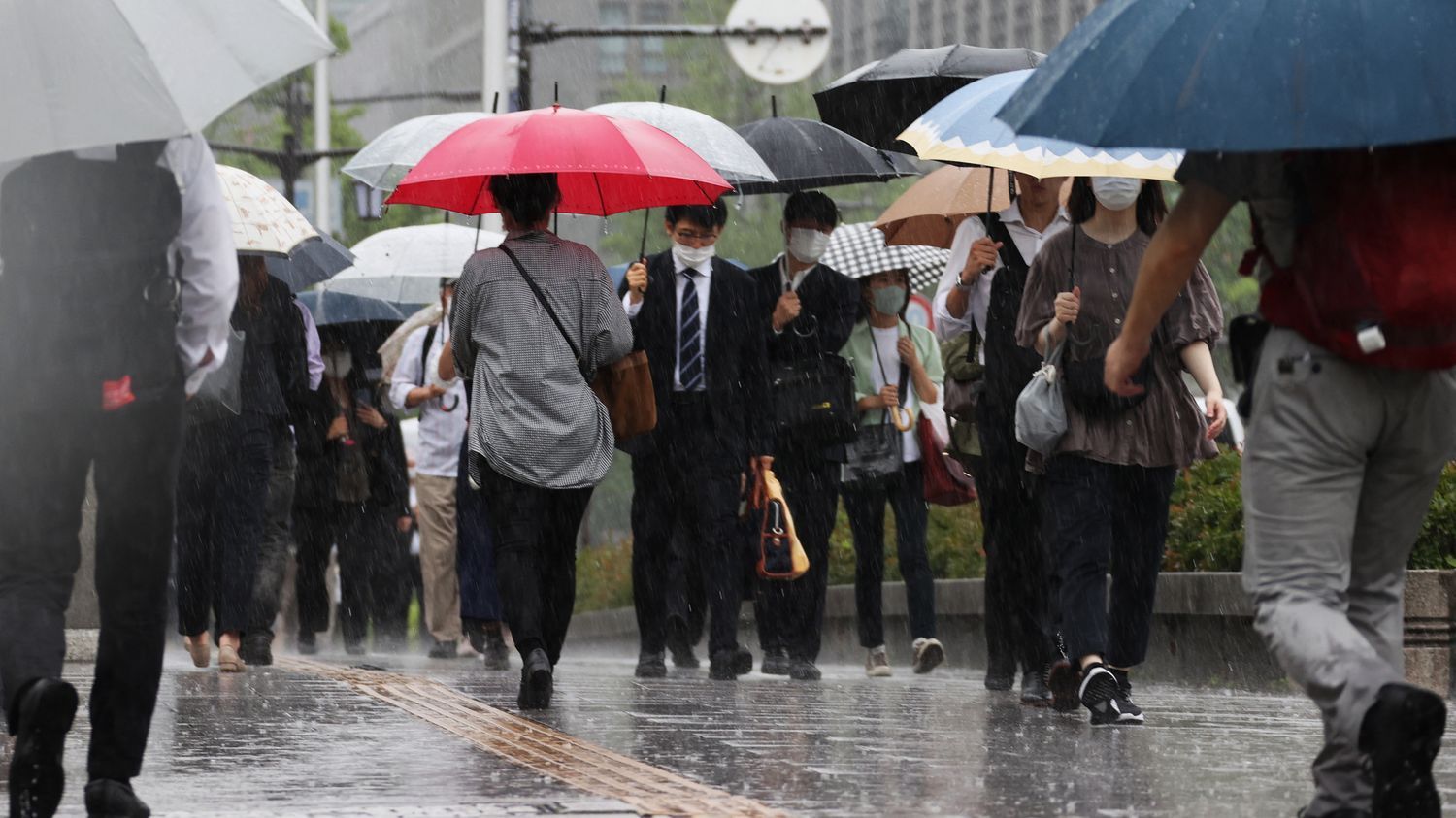 Japon : des centaines de milliers d'habitants invités à évacuer à cause de pluies torrentielles