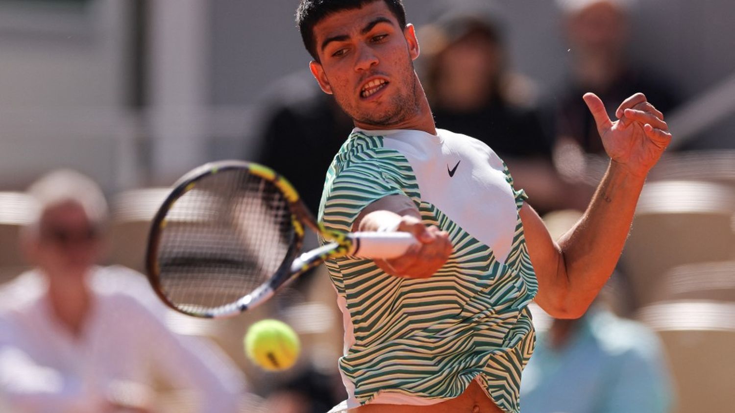 Carlos Alcaraz étouffe Denis Shapovalov... Suivez la session du soir