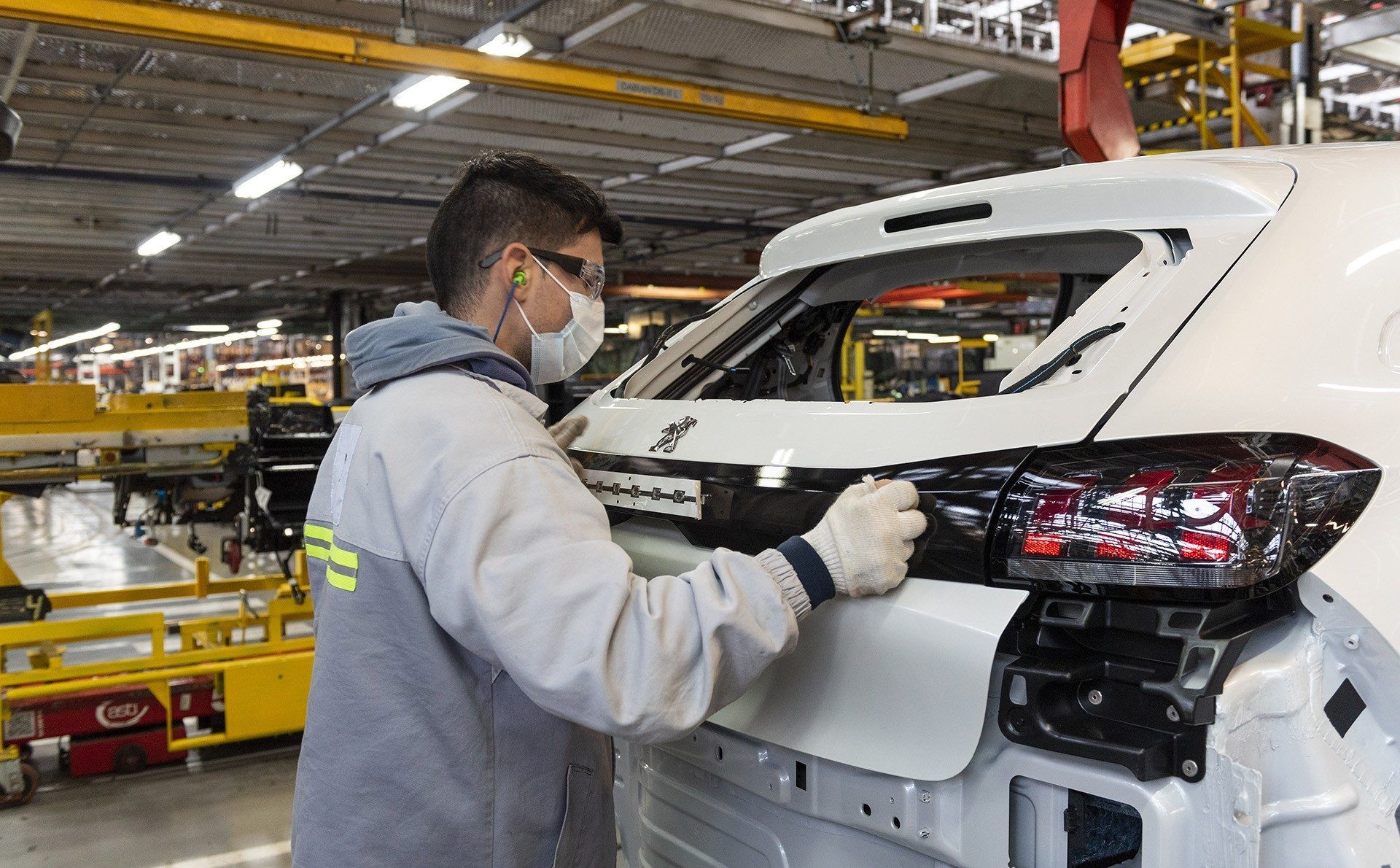 Marché automobile : une éclaircie en mai, mais le pire serait à venir