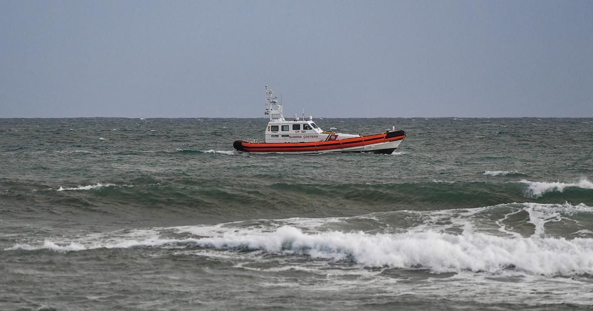 Migrants : deux navires d'ONG immobilisés par les garde-côtes italiens