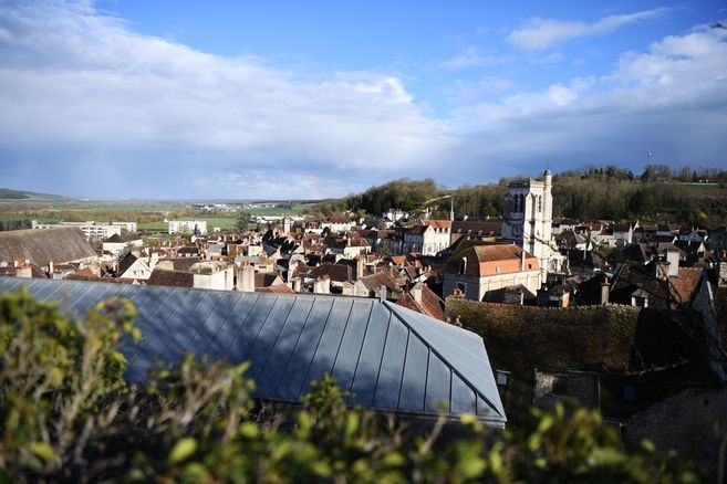 Des éclaircies, violences urbaines, hôpital sous tension... Les infos pratiques de ce dimanche 2 juillet