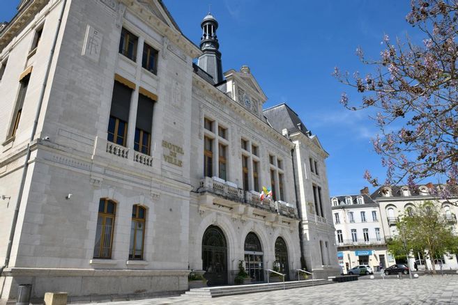 Appel à des rassemblements citoyens sur le perron des mairies de l'Allier lundi