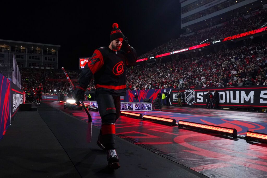 Tampa Bay Lightning Sign Calvin de Haan