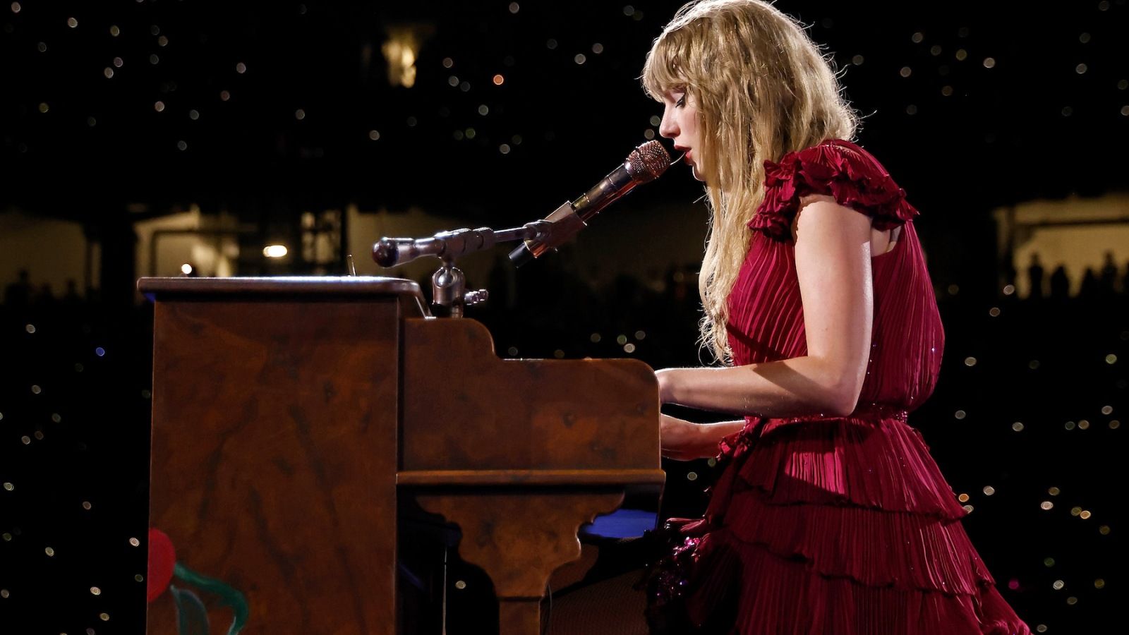 Taylor Swift Brings Out Aaron Dessner, Gracie Abrams at Cincinnati Gig