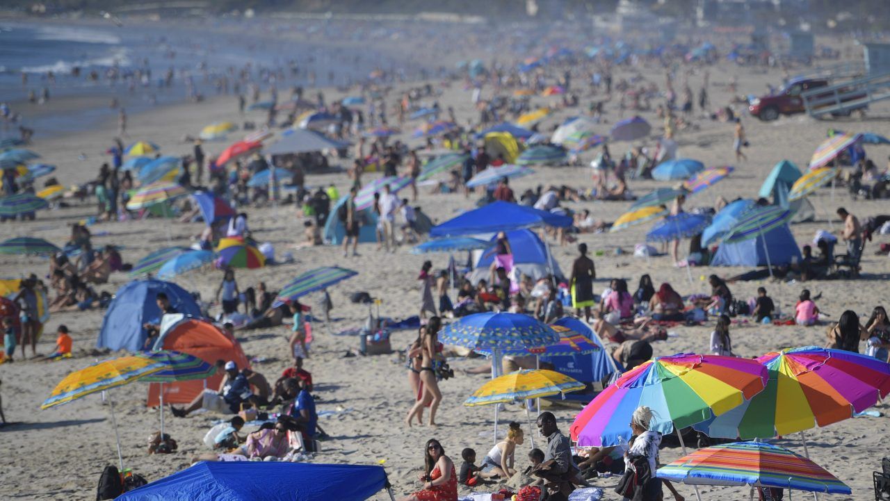 Excessive heat warnings, advisories extended through holiday weekend in SoCal