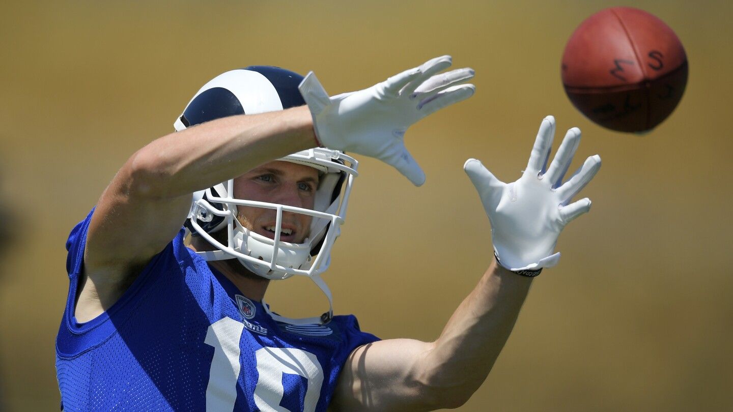 Cooper Kupp leaves practice with an injury