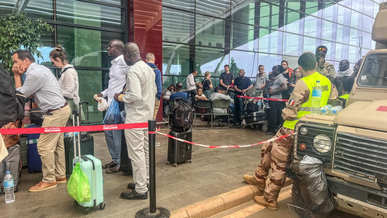 🔴 Live: Evacuation flights continue from coup-hit Niger to Europe