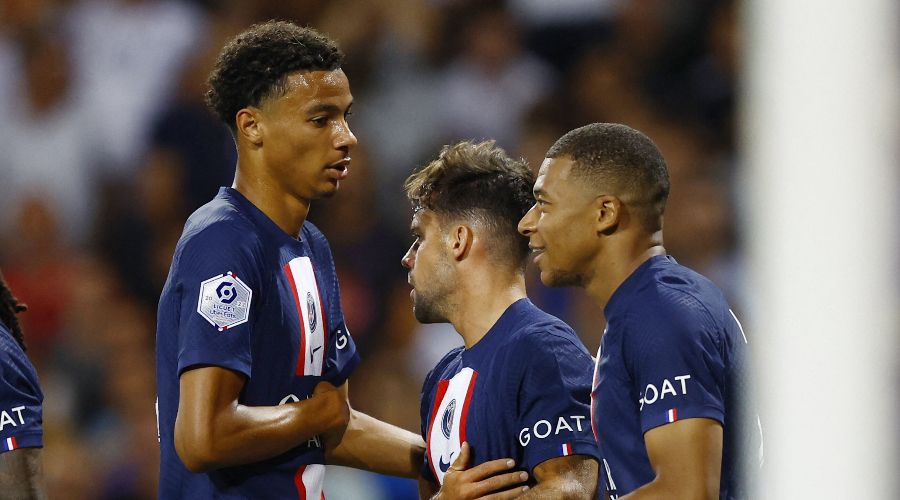 Mercato PSG: Vers un départ surprise en attaque ?