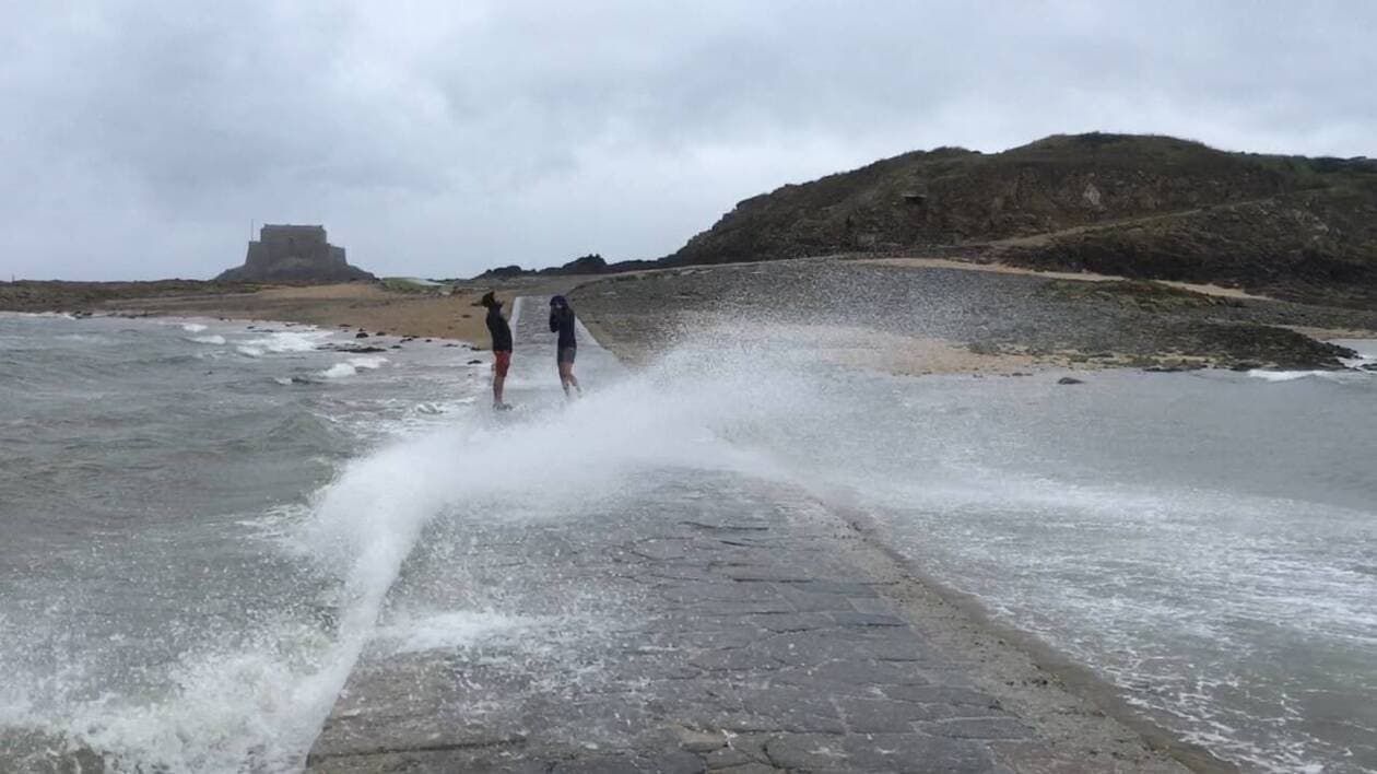 Record de vent, trains arrêtés, plages fermées : la tempête Patricia a soufflé sur l’Ille-et-Vilaine