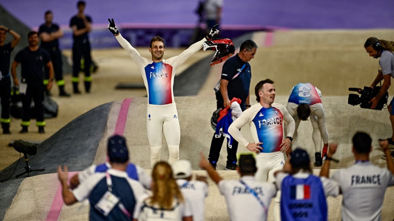 VIDEO. La course exceptionnelle du triplé historique pour les Français en finale du BMX aux JO de Paris 2024