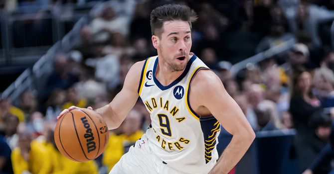 沒體能、在大三分時代沒有外線！T.J. McConnell 是如何從 NBA 落選拼到身價千萬？