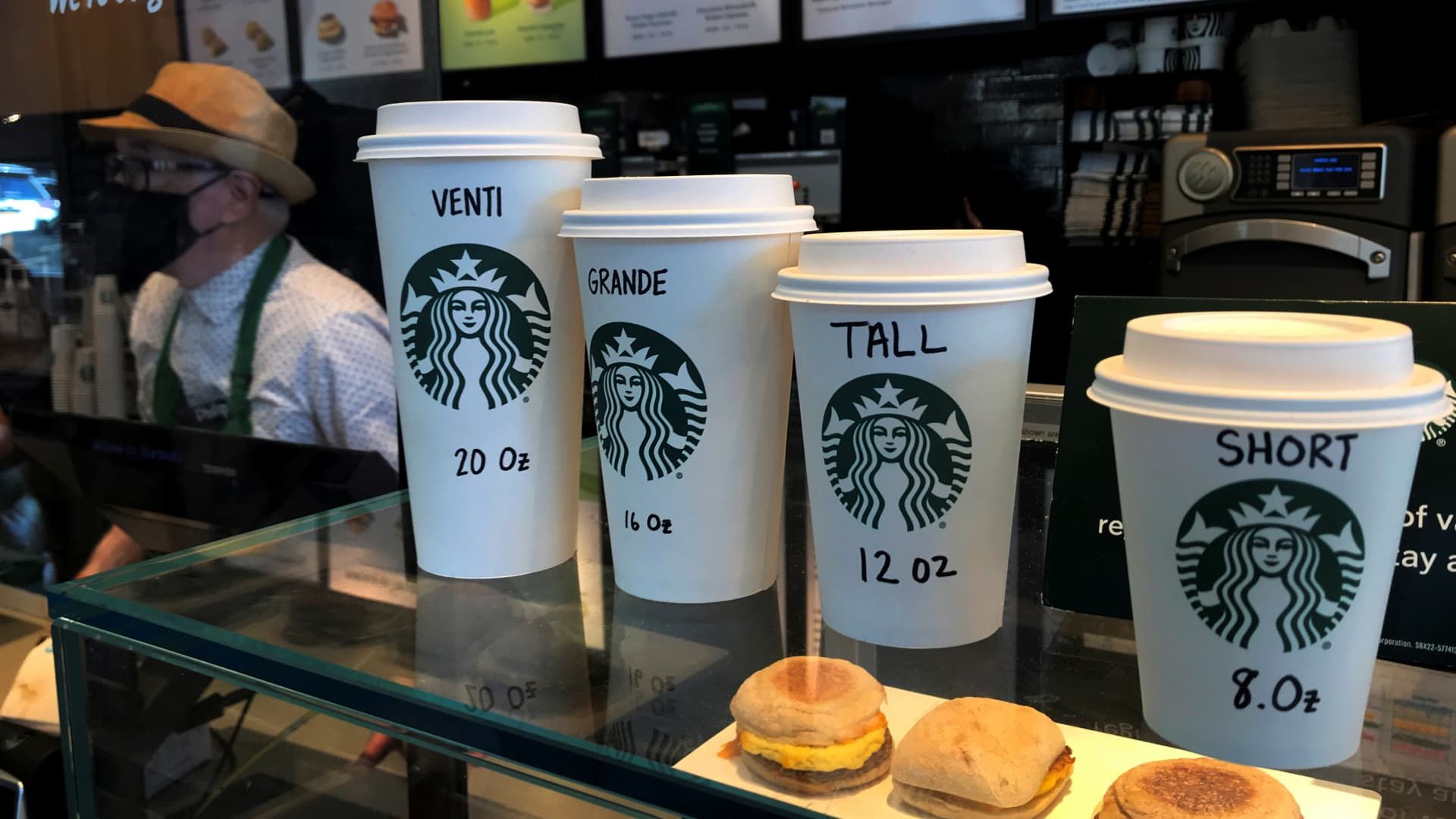 Starbucks unveils expansion plans, cost cutting