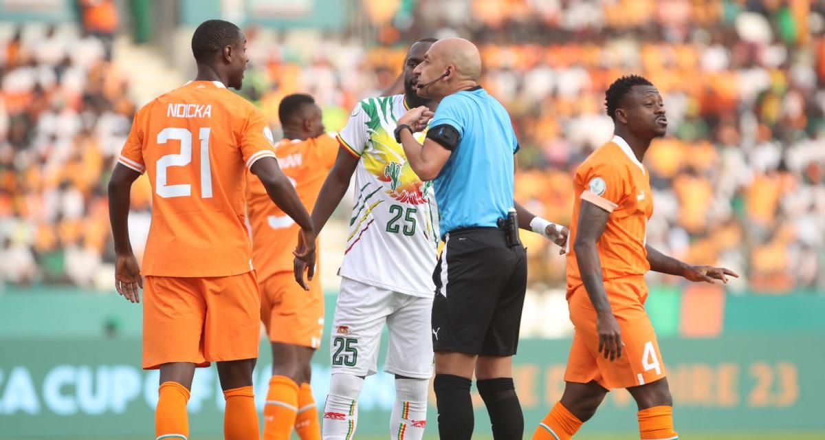 CAN 2023 : l'immense colère des Maliens, l'arbitre doit sortir sous escorte !