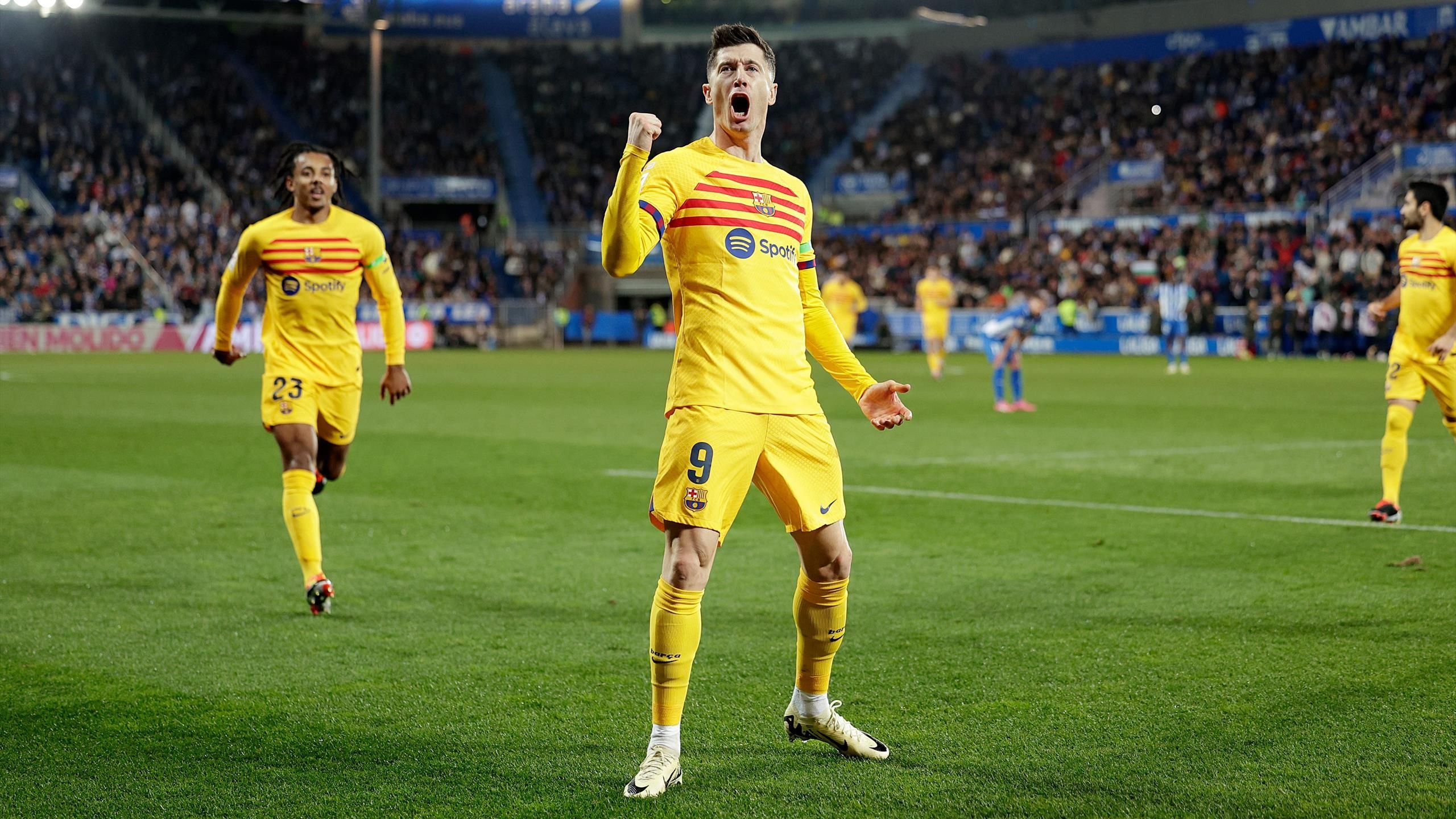 Le FC Barcelone s'impose à Alavés (1-3) et enchaîne, Lewandowski, Gündogan et Vitor Roque buteurs