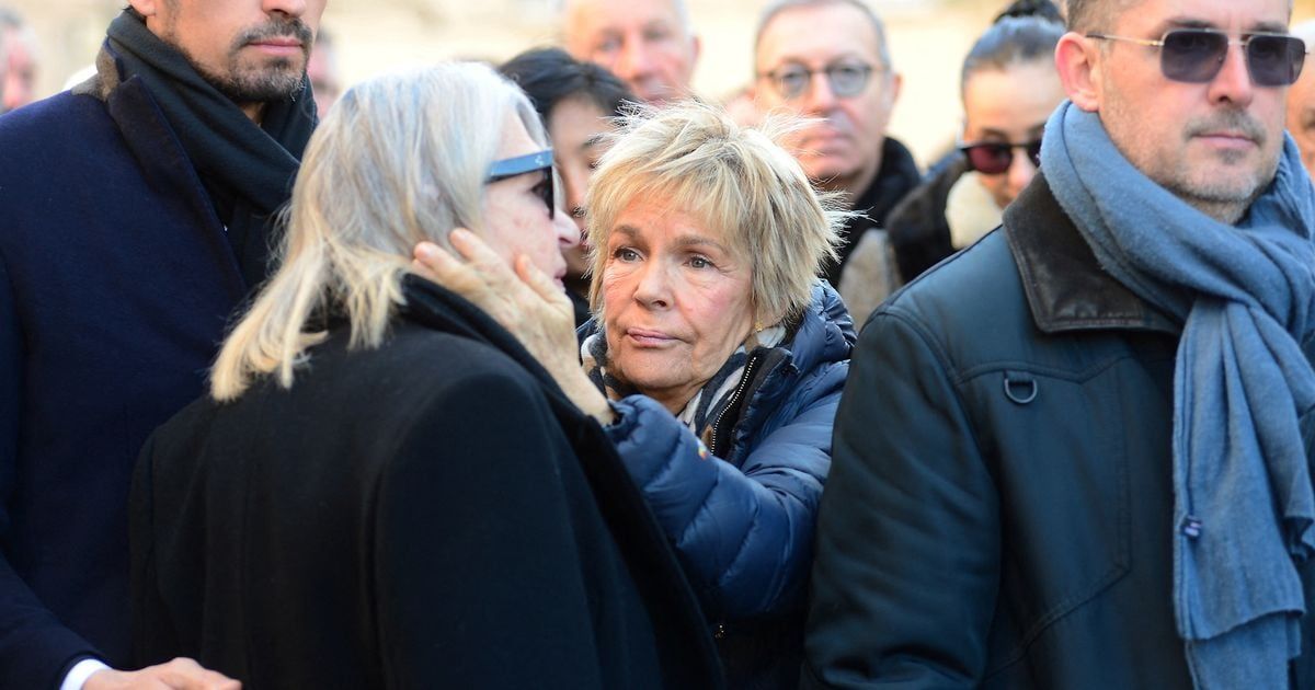 Recueillement après le départ d'un grand chef : Véronique Jannot présente pour la famille, l'épouse dans ses bras