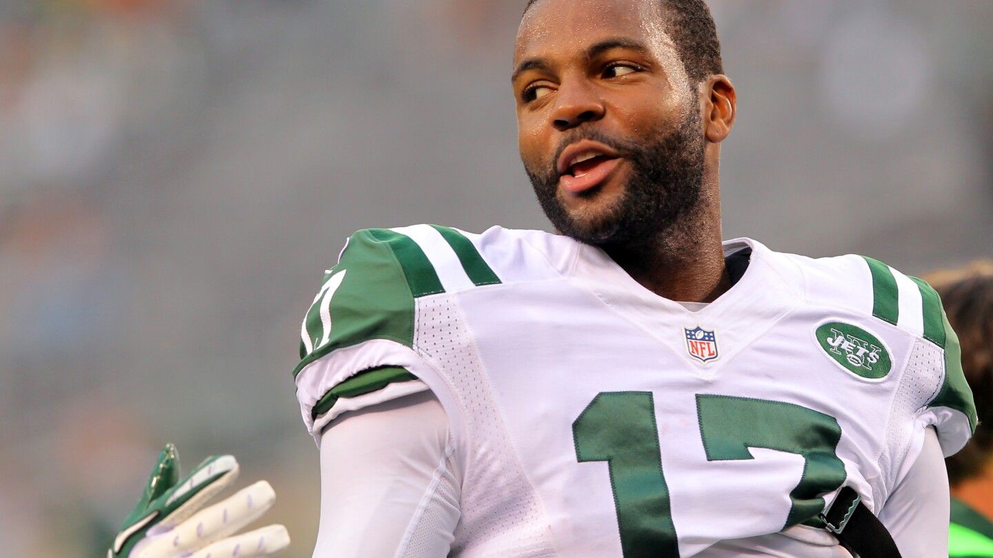 Braylon Edwards saves 80-year-old man who was being assaulted by a 25-year-old