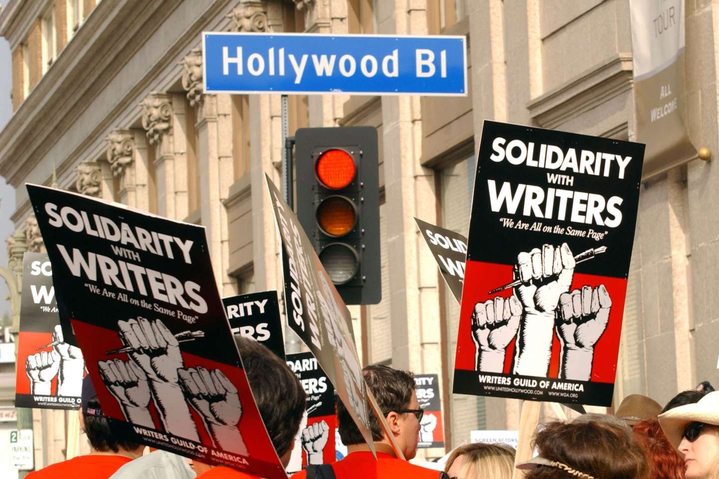 A Hollywood, les scénaristes en grève protestent contre les changements liés au streaming