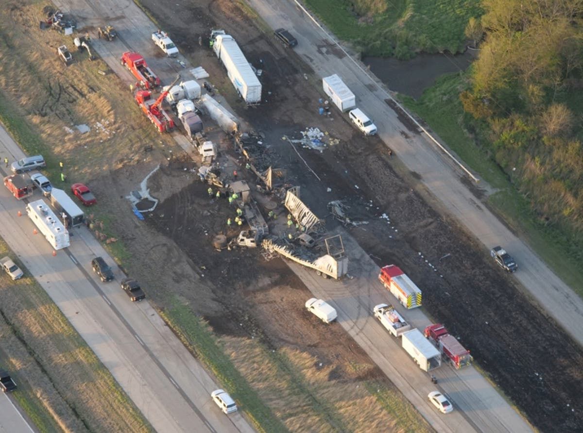 Illinois dust storm - live: Drivers describe blind terror of 72-car pile-up that killed six in Springfield