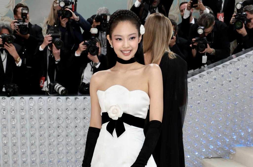 BLACKPINK’s Jennie Shares Behind-the-Scenes of Met Gala Look