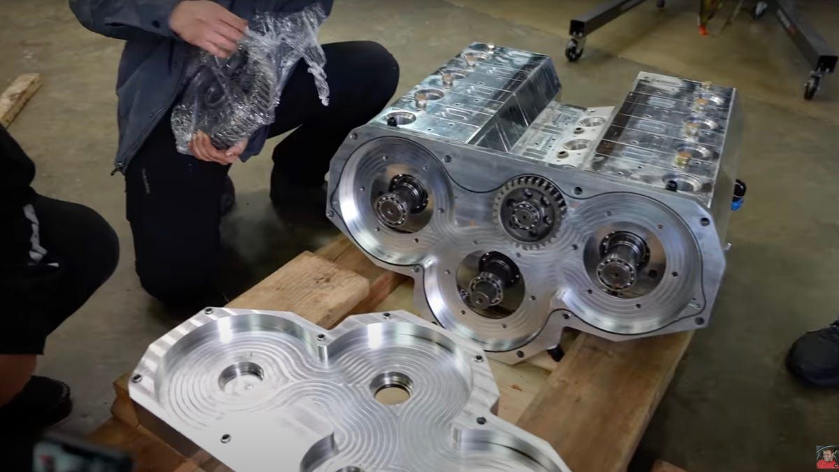 Someone Gave Rob Dahm a 12-Rotor Engine, We’re Scared for Him