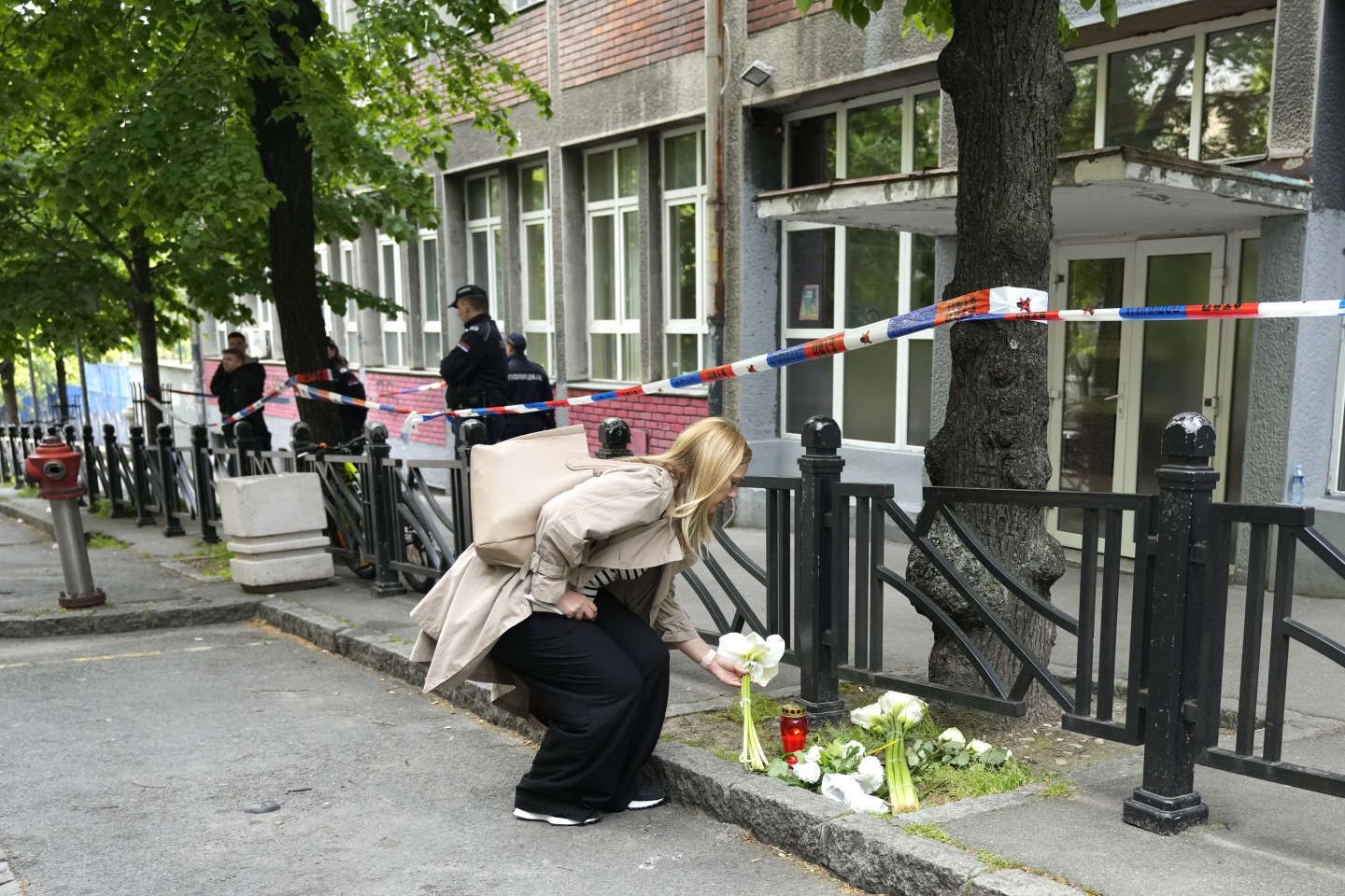 Fusillade dans une école de Belgrade, un " jour noir " pour la Serbie