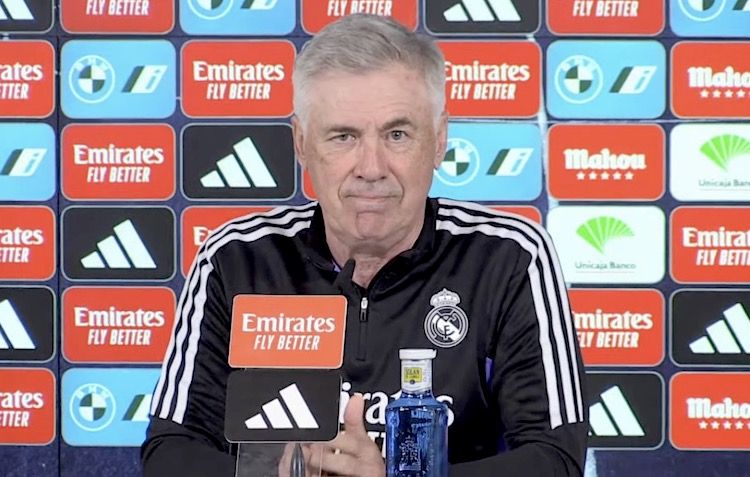 Ancelotti : "Benzema a encore une année de contrat"