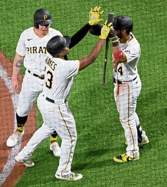 Ke'Bryan Hayes smashes 3-run home run as Pirates rally to beat Cardinals