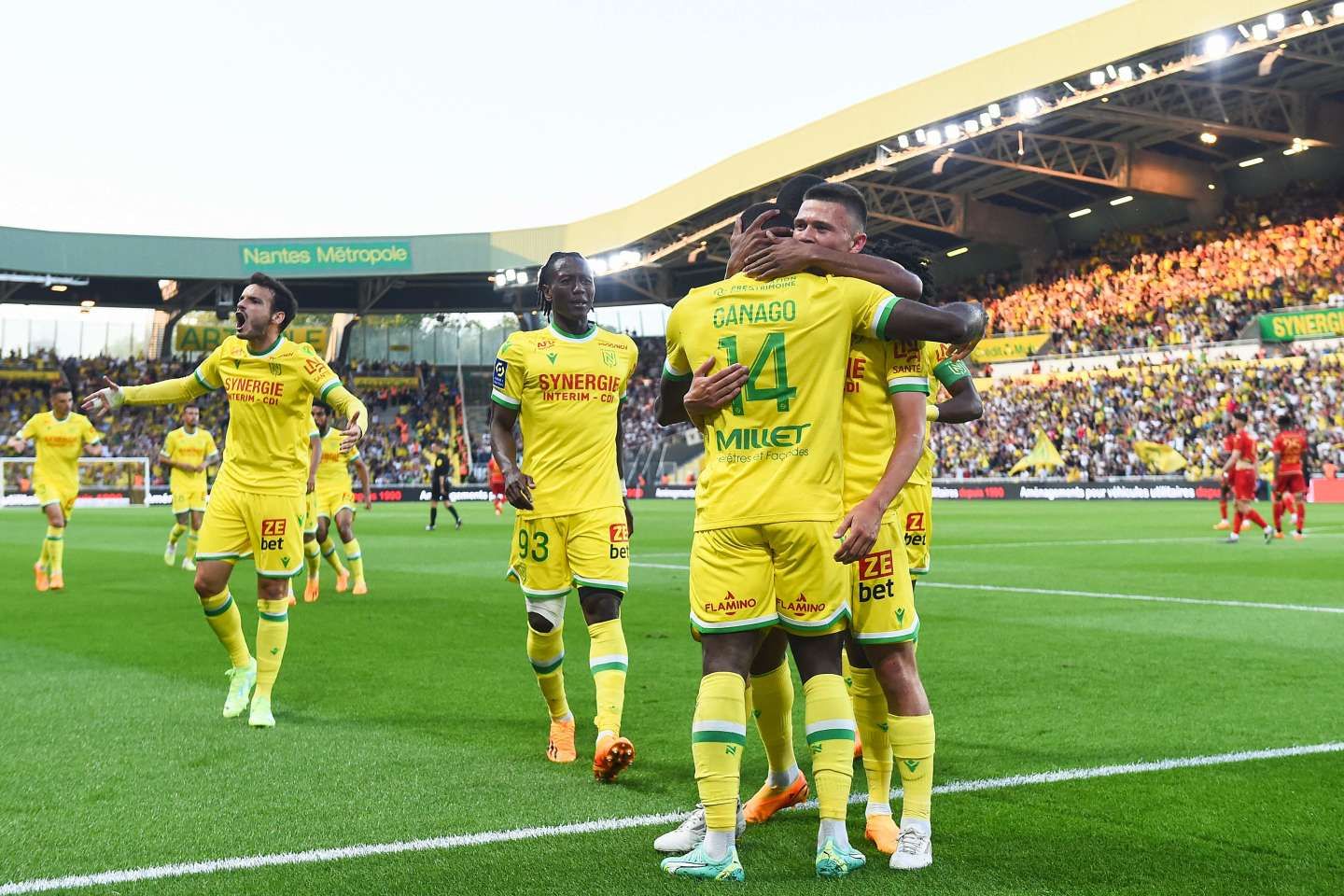 Football : Nantes sauvé, Auxerre relégué, Rennes et Lille en coupe d’Europe et le PSG battu, l’épilogue fou de la saison de Ligue 1