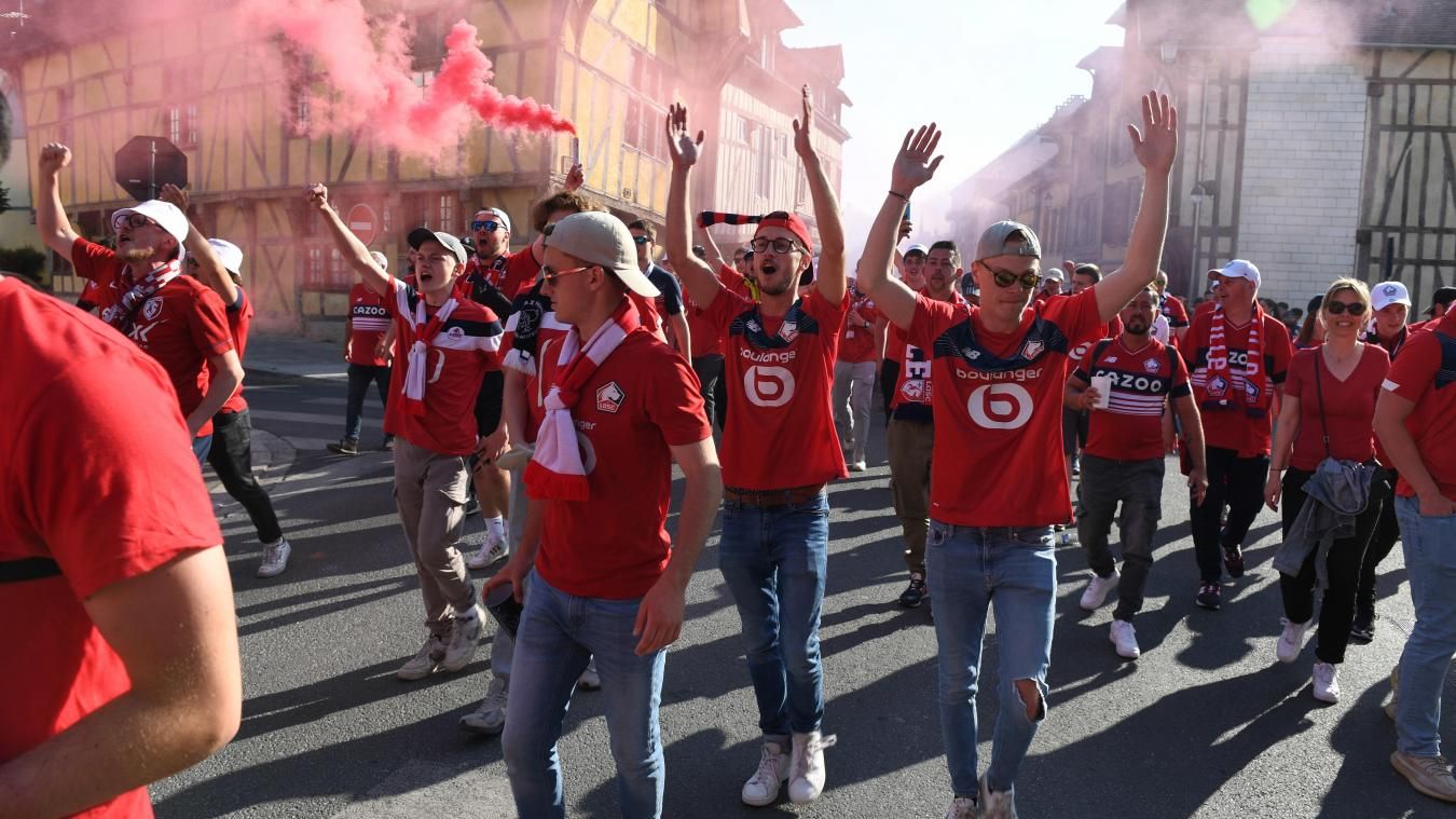 VIDÉO. Troyes - Lille : plusieurs milliers de supporters du LOSC dans les rues de Troyes