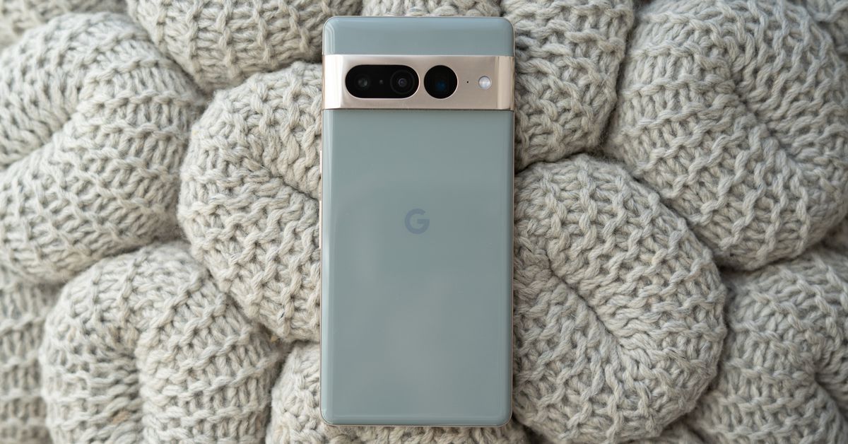 The Google Pixel 7 Pro is a smart phone that isn’t a lot wiser