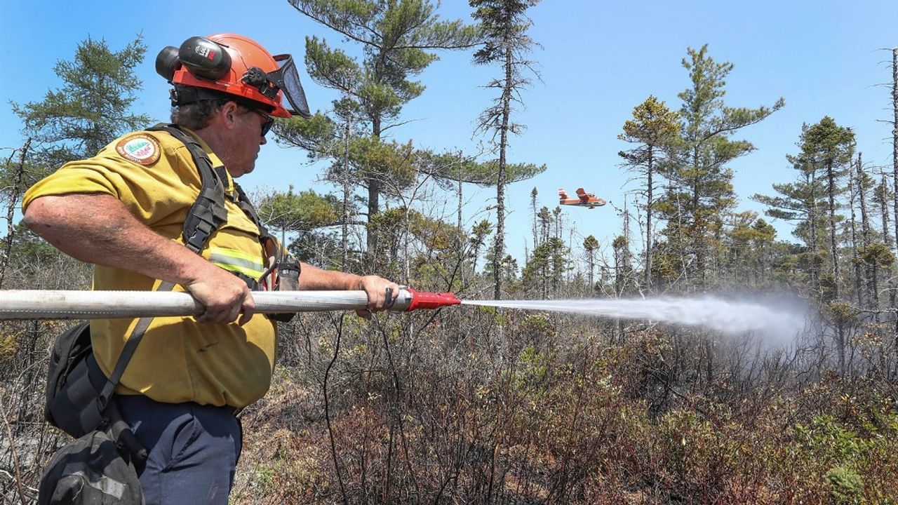 VIDÉO - Incendies géants au Canada : le Québec touché à son tour