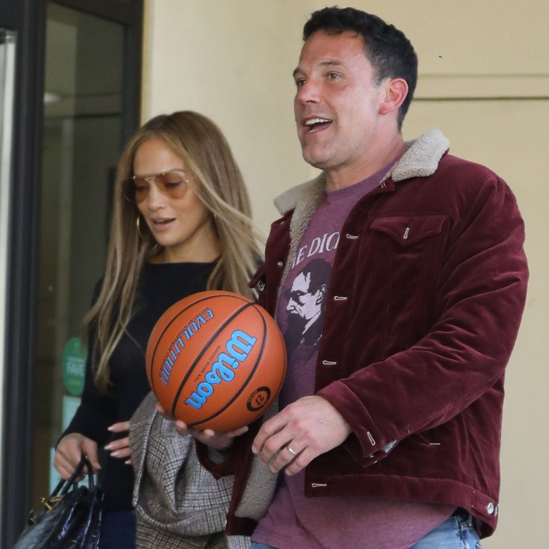 Ben Affleck and Jennifer Lopez Tackle Breakup Rumors With PDA Outing