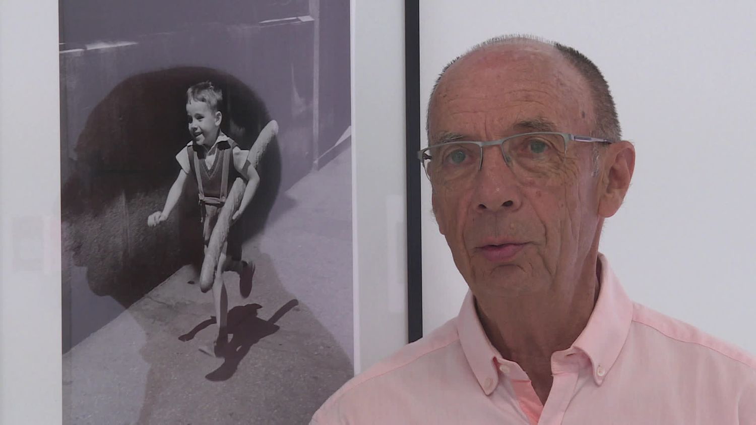 "J’ai couru avec ma baguette et le monsieur a pris ses photos" : 70 ans après le célèbre cliché de Willy Ronis, Jean raconte ce souvenir