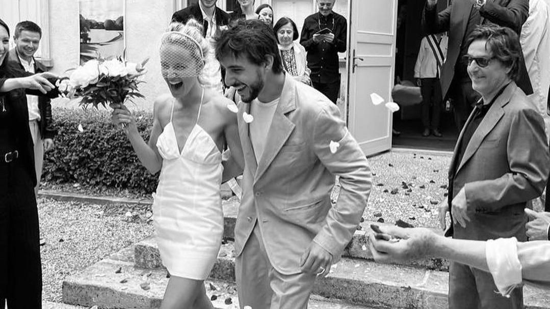 Les photos du mariage de Ben Attal, 26 ans, le fils de Charlotte Gainsbourg et Yvan Attal