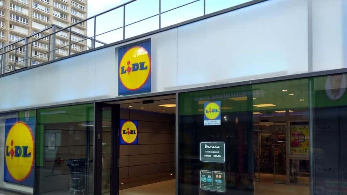 Lidl s'inspire des plus grandes grandes marques avec sa robe blanche à moins de 12 euros !