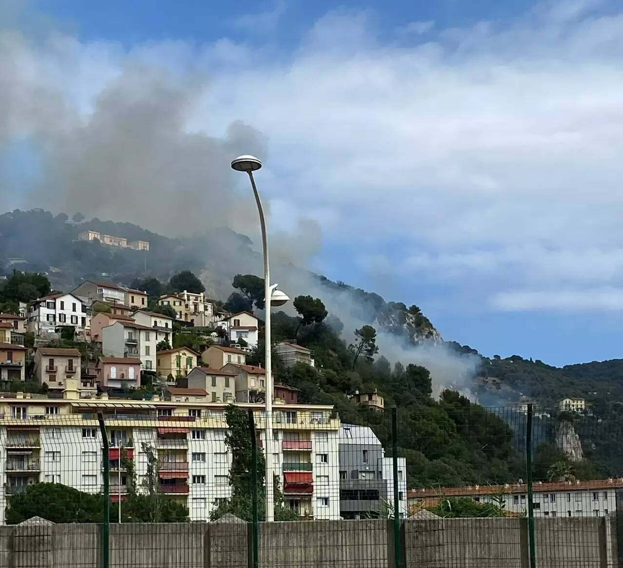 Violent départ de feu à Nice: on fait le point sur la situation à 19h