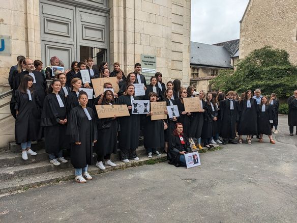 Les greffiers en grève manifestent leur colère à Bourges