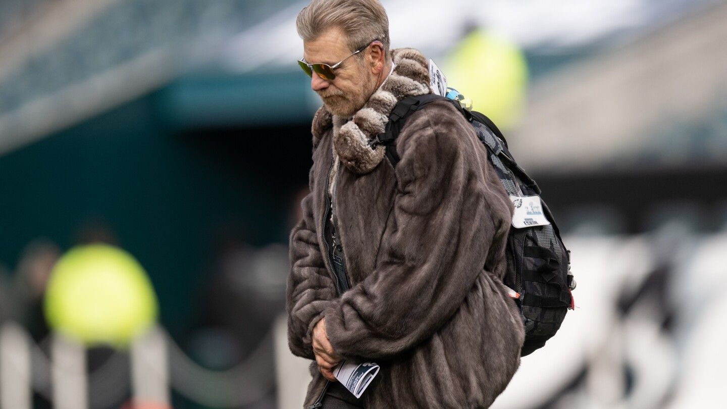 Eagles are monitoring situation that resulted in Howard Eskin's banishment from Phillies games