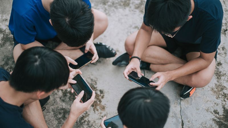 China wants to limit teens to no more than two hours a day on their phones